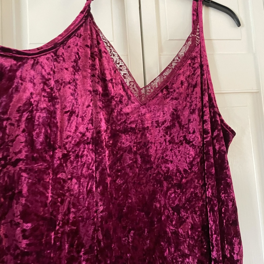 Women’s crushed velvet tank